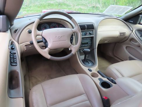 Used 2004 Ford Mustang GT RWD image 7