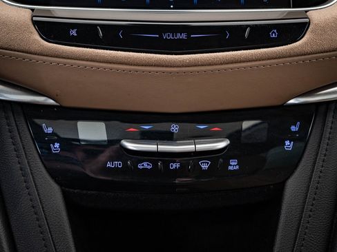 Used 2018 Cadillac XT5 Platinum w/ Driver Assist Package image 37