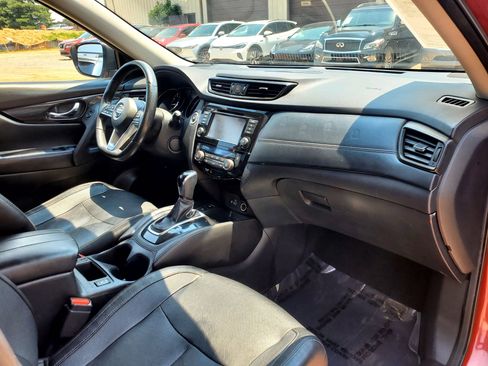 Used 2019 Nissan Rogue SL w/ Premium Package AWD/4WD image 29