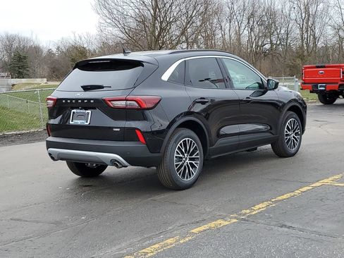 New 2026 Ford Escape PHEV image 4