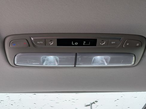 Used 2025 Kia Telluride S FWD image 32