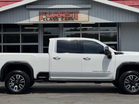 Used 2024 GMC Sierra 2500 Denali Ultimate AWD/4WD image 2