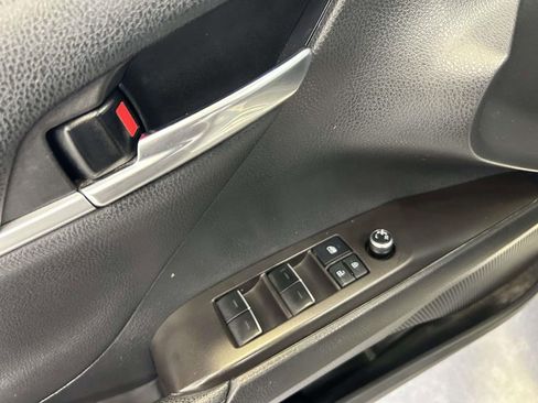 Used 2022 Toyota Camry XSE FWD image 16