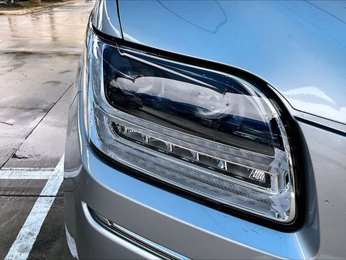 Used 2021 Lincoln Navigator Reserve w/ Luxury Package AWD/4WD image 28