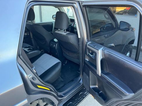 Used 2017 Toyota 4Runner SR5 AWD/4WD image 25
