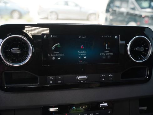 Used 2022 Mercedes-Benz Sprinter 2500 image 40