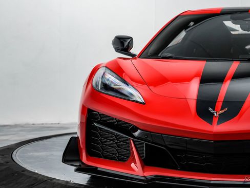 Used 2025 Chevrolet Corvette Z06 w/ Z07 Performance Package image 36