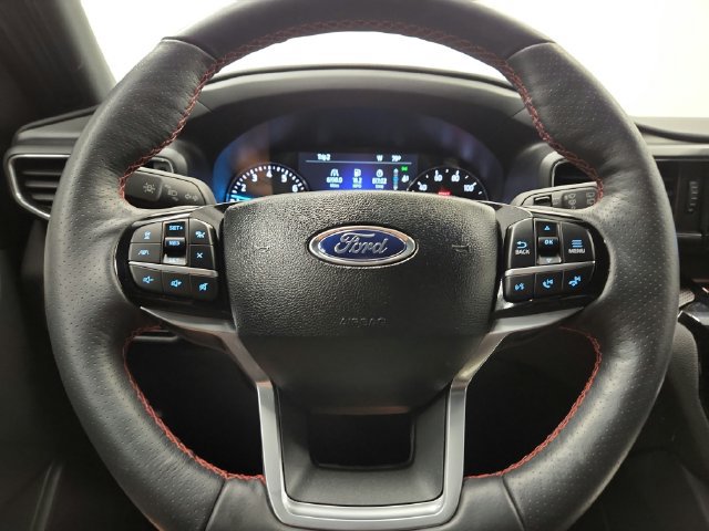 Used 2024 Ford Explorer ST-Line w/ Class IV Trailer Tow Package AWD/4WD image 32