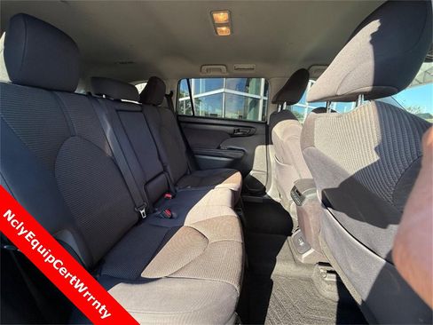Used 2023 Toyota Highlander L image 10