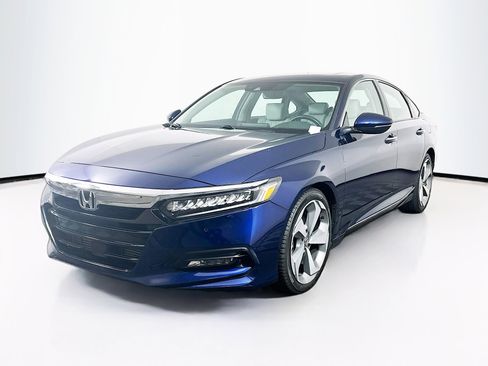 Used 2019 Honda Accord Touring image 3