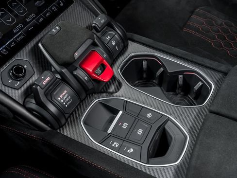 Used 2023 Lamborghini Urus Performante AWD/4WD image 30