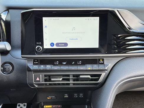 Used 2025 Toyota Camry SE w/ Convenience Package image 14