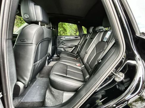 Certified 2026 Porsche Macan AWD/4WD image 19