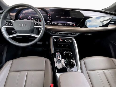 Used 2025 Audi Q5 Premium w/ Convenience Package AWD/4WD image 16