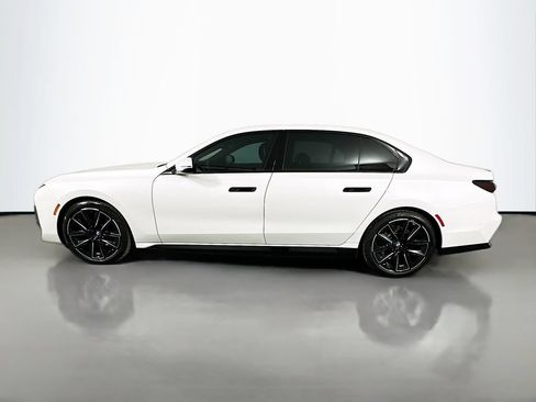 Used 2023 BMW i7 xDrive60 w/ Parking Assistance Package AWD/4WD image 8