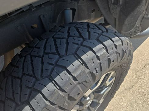Used 2022 Toyota Tacoma TRD Off-Road w/ Technology Package RWD image 8