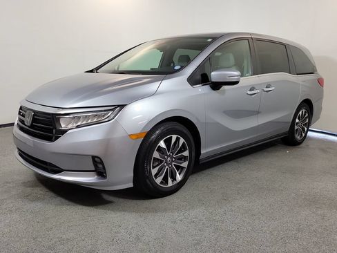Used 2023 Honda Odyssey EX-L image 3