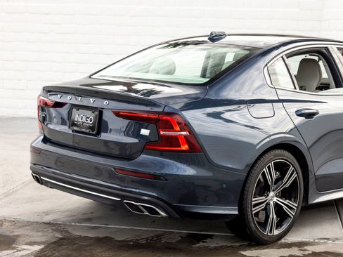 Used 2022 Volvo S60 T8 Inscription w/ Advanced Package image 10