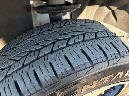 Used 2025 Buick Enclave Sport Touring image 32