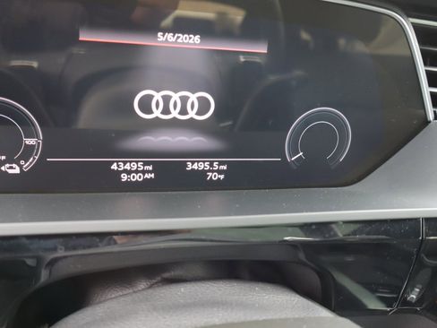 Used 2021 Audi e-tron Premium w/ Towing Package AWD/4WD image 9