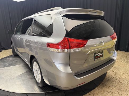 Used 2011 Toyota Sienna LE image 8
