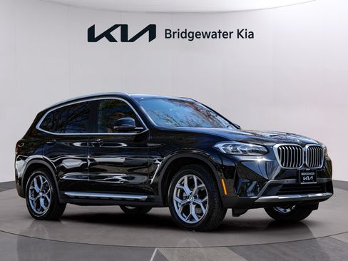 Used 2023 BMW X3 xDrive30i w/ Premium Package AWD/4WD image 2