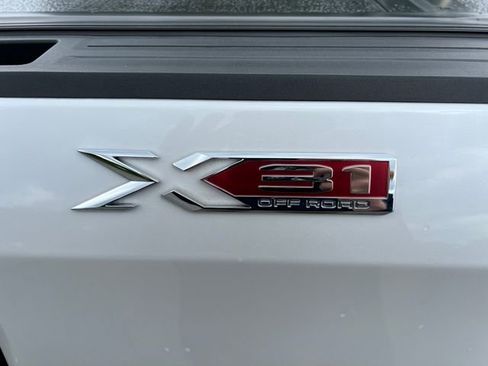 Used 2022 GMC Sierra 1500 SLT AWD/4WD image 43