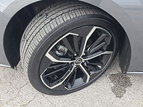 Used 2025 Nissan Altima 2.5 SR FWD image 10