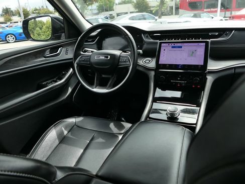 Used 2022 Jeep Grand Cherokee L Limited RWD image 23
