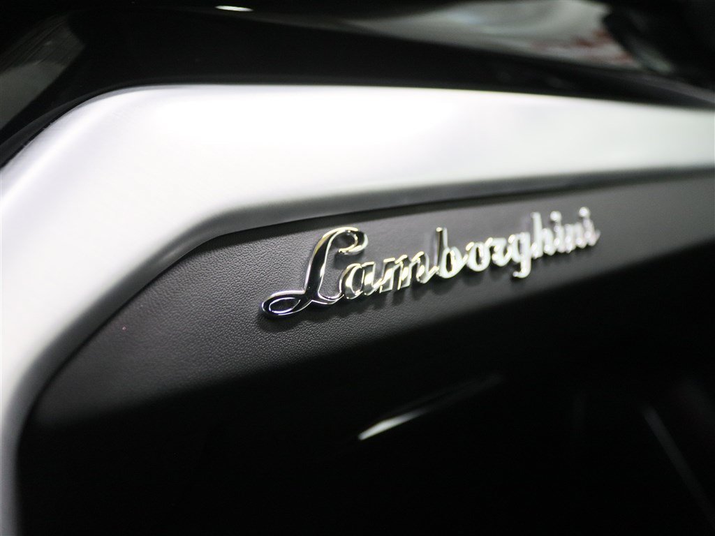 Used 2021 Lamborghini Urus AWD/4WD image 37
