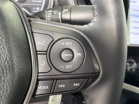 Used 2018 Toyota Camry SE image 25