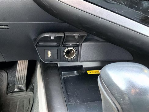 Used 2023 Toyota Camry SE w/ Audio Upgrade Package image 16