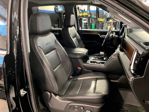 Used 2024 GMC Sierra 1500 Denali w/ Denali Reserve Package AWD/4WD image 11