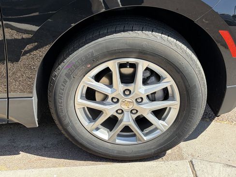 Used 2024 Chevrolet Equinox LT FWD image 6