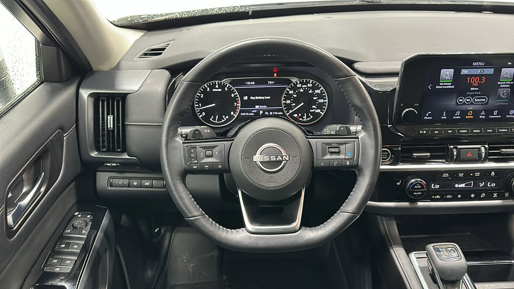 Used 2023 Nissan Pathfinder SL AWD/4WD image 13
