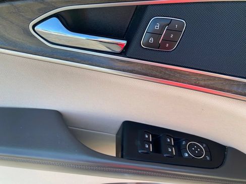 Used 2019 Lincoln Nautilus Select AWD/4WD image 15