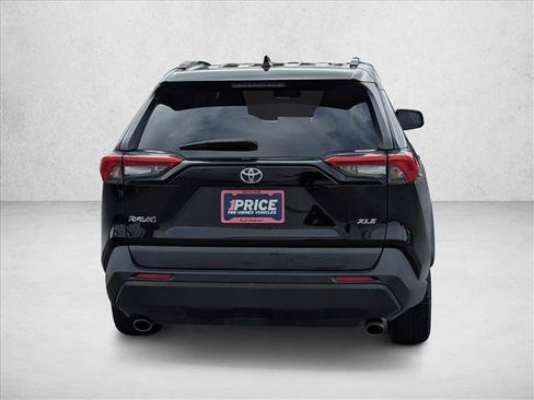 Used 2021 Toyota RAV4 XLE FWD image 6
