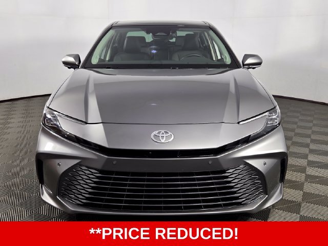 Used 2025 Toyota Camry XLE w/ Premium Plus Package FWD image 2