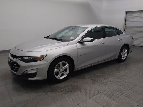 Used 2021 Chevrolet Malibu LS FWD image 2