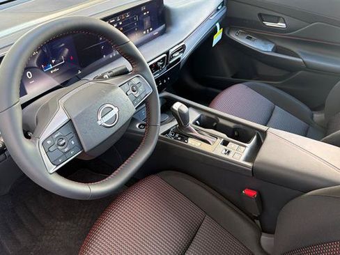 New 2027 Nissan Sentra SR w/ Floor Mat Package FWD image 10
