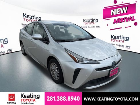 Used 2020 Toyota Prius LE FWD image 1