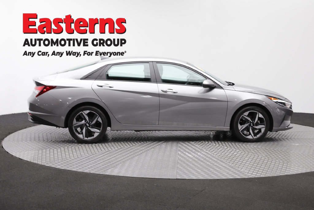 Used 2023 Hyundai Elantra SEL w/ Convenience Package FWD image 5
