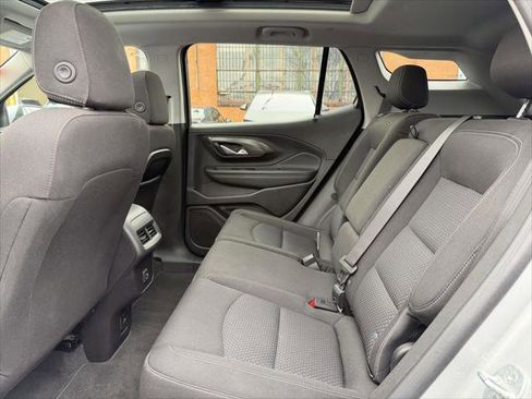 Used 2022 GMC Terrain SLE w/ Driver Convenience Package image 12