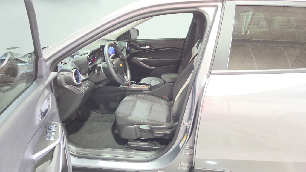 Used 2024 Chevrolet Trax LS FWD image 25