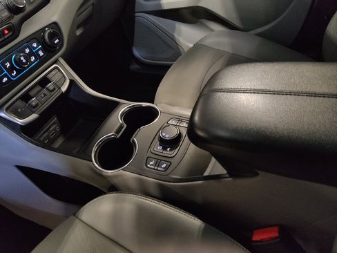 Used 2023 GMC Terrain SLT FWD image 26