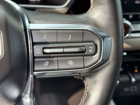 Used 2023 GMC Canyon Denali image 18