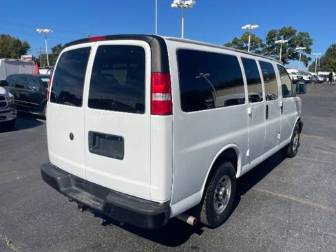 Used 2010 Chevrolet Express 3500 LS image 5
