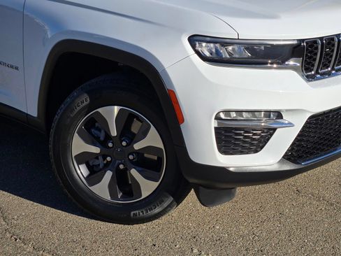 Used 2024 Jeep Grand Cherokee Limited 4xe AWD/4WD image 9