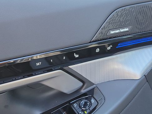 Used 2026 BMW 530i w/ M Sport Package image 18