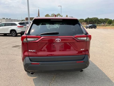 Used 2025 Toyota RAV4 XLE FWD image 5